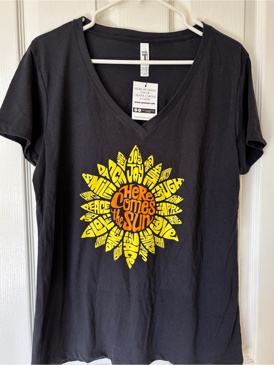 Tops - Here Comes the Sun Black Graphic Tee Women’s Size Large New with Tags